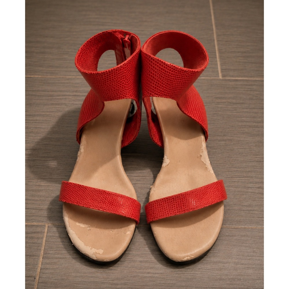 Onex Red Textured Ankle Strap Heeled Sandals Made in USA Size 35 Vintage Style
